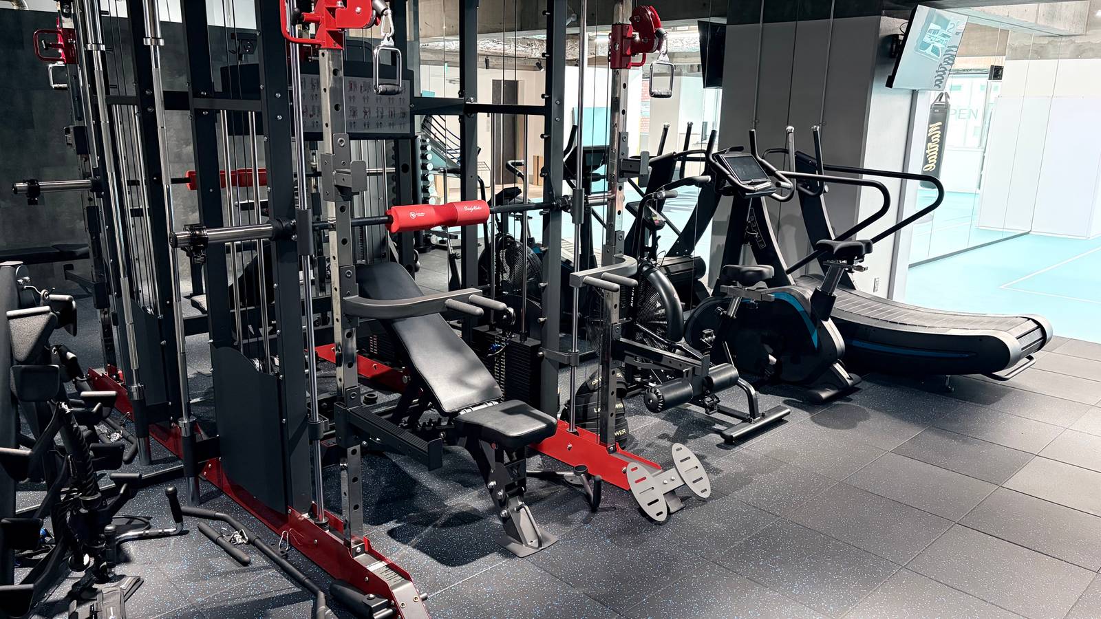 トレーニング機器